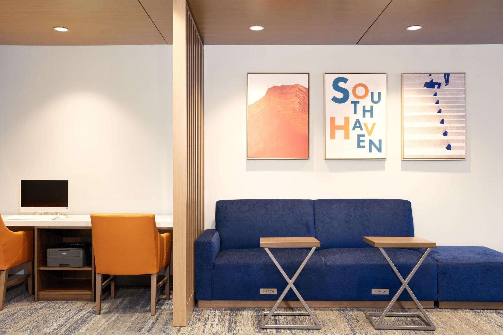 Holiday Inn Express Hotel & Suites Terre Haute By Ihg Bagian luar foto