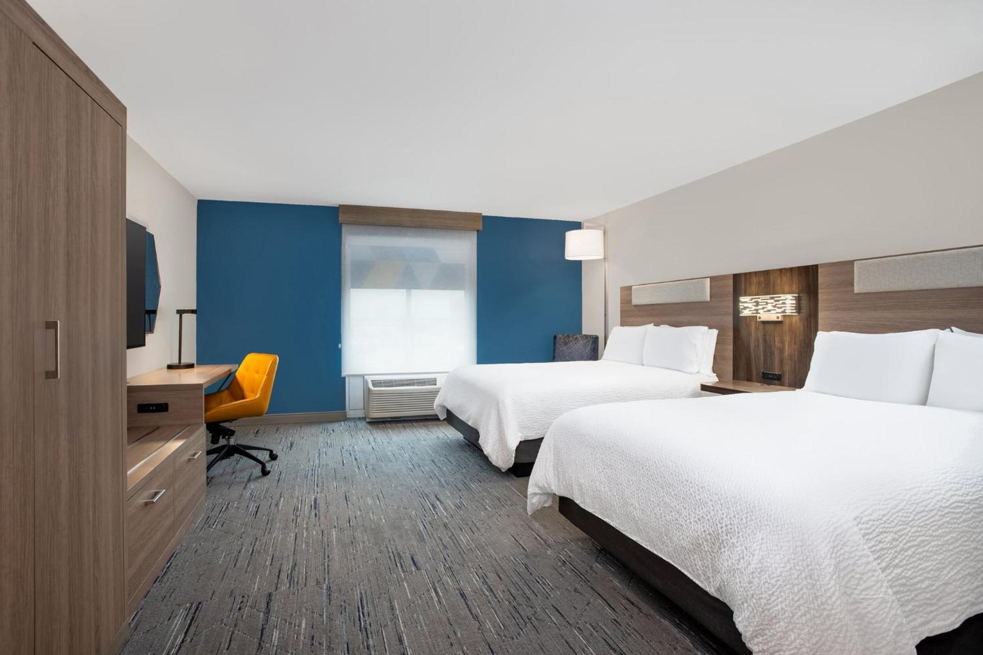 Holiday Inn Express Hotel & Suites Terre Haute By Ihg Bagian luar foto