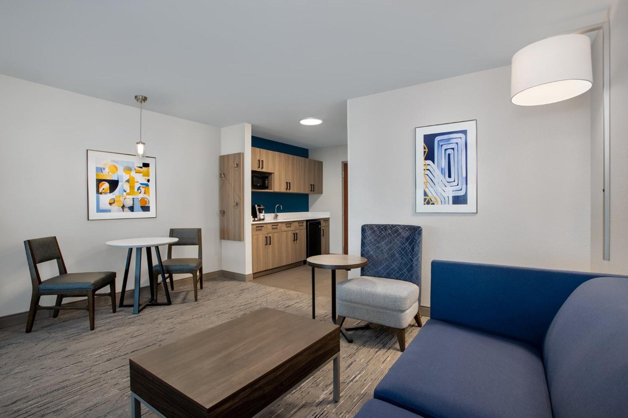 Holiday Inn Express Hotel & Suites Terre Haute By Ihg Bagian luar foto