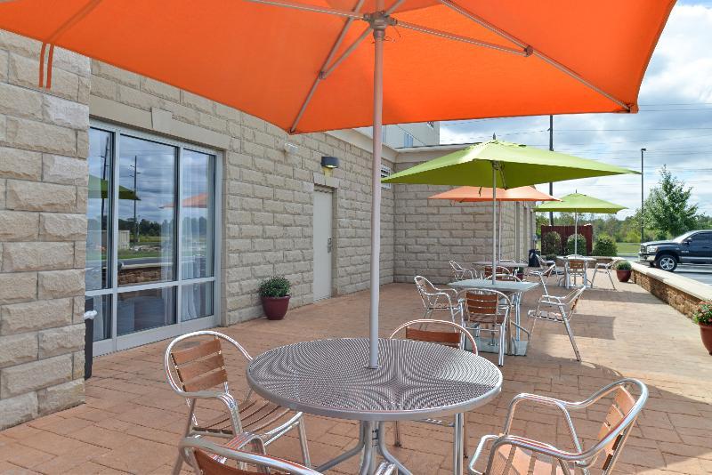Holiday Inn Express Hotel & Suites Terre Haute By Ihg Bagian luar foto