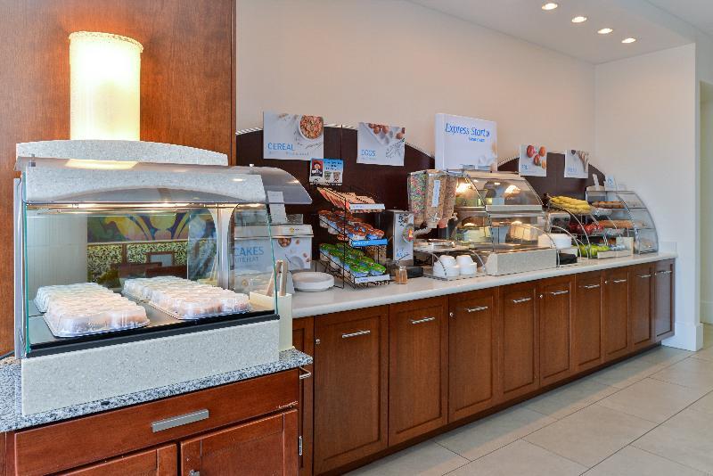 Holiday Inn Express Hotel & Suites Terre Haute By Ihg Bagian luar foto